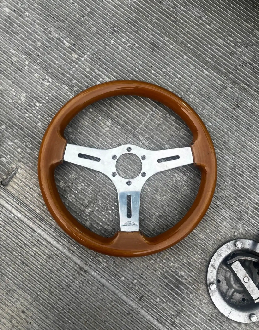JDM Woodgrain Steering Wheel – 340mm
